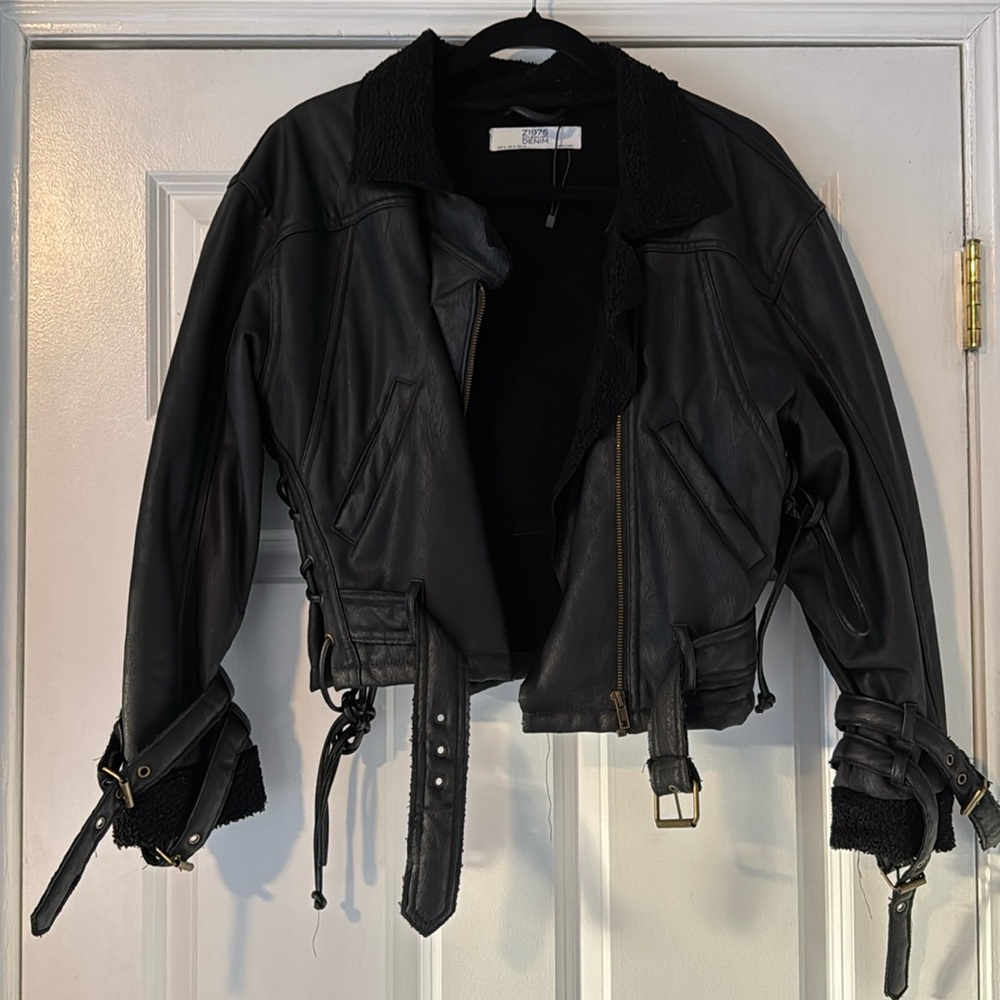 Zara fleece lined leather jacket cropped